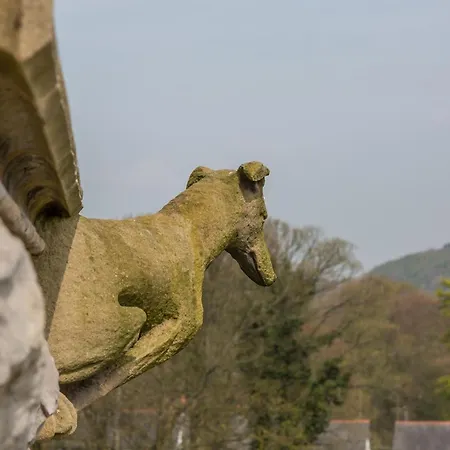 The Florence Stone Cross Mansion ウルバーストン