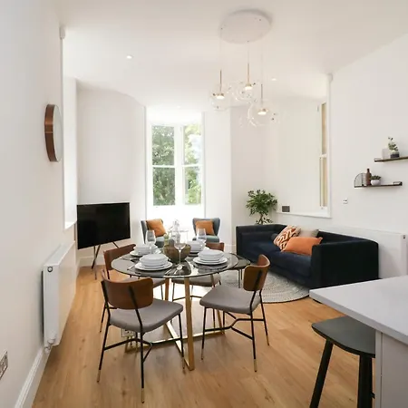 The Florence Stone Cross Mansion アパート *