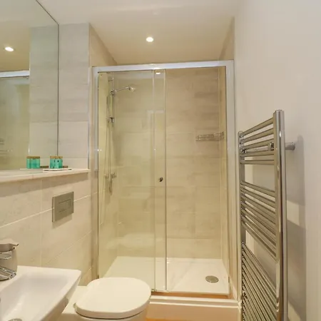 The Florence Stone Cross Mansion アパート